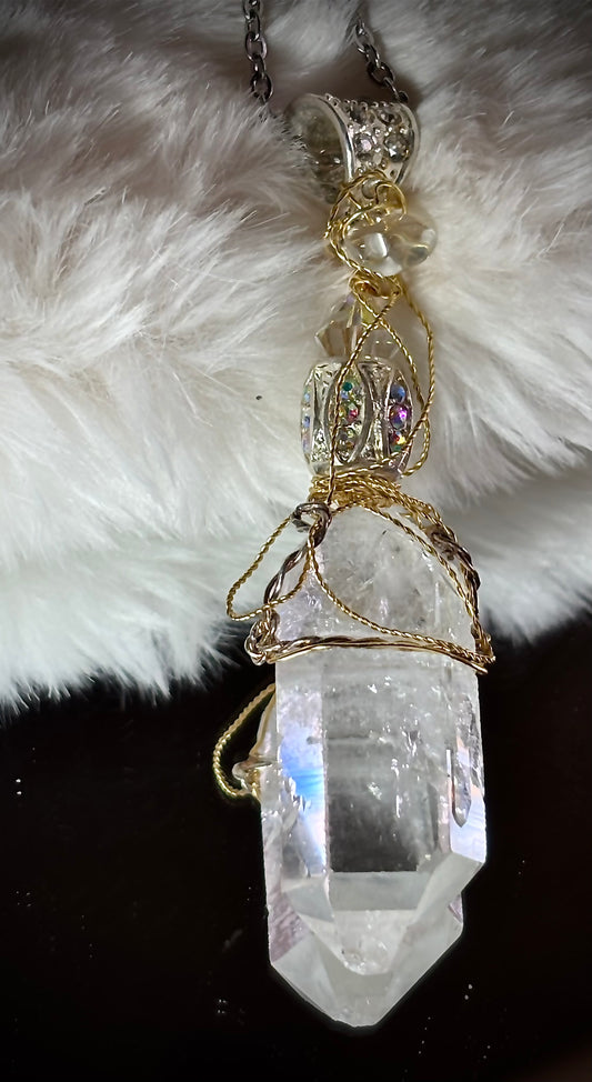 Crystal and quartz, crystal pendant: CRYSTAL CLEAR SPIRIT 
