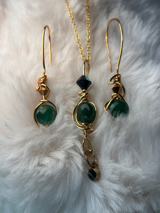 Evergreen Queen: Nephrite pendant, (set available)