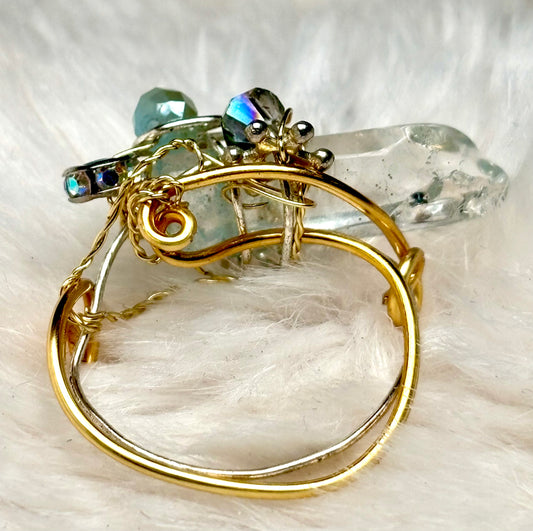 Blue quartz crystal ring a radiated ￼