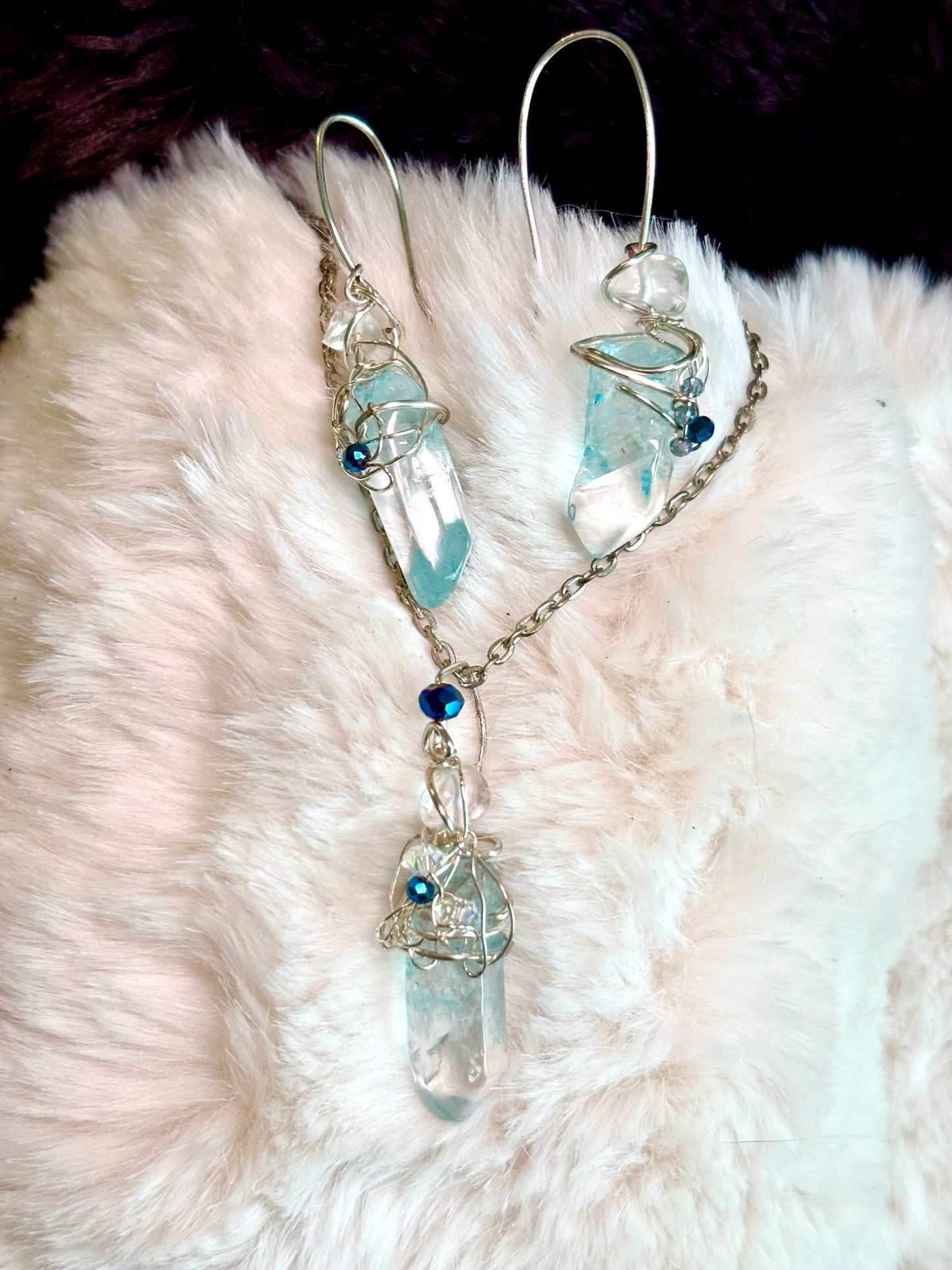 Frozen waters of the first age pendant (set available)