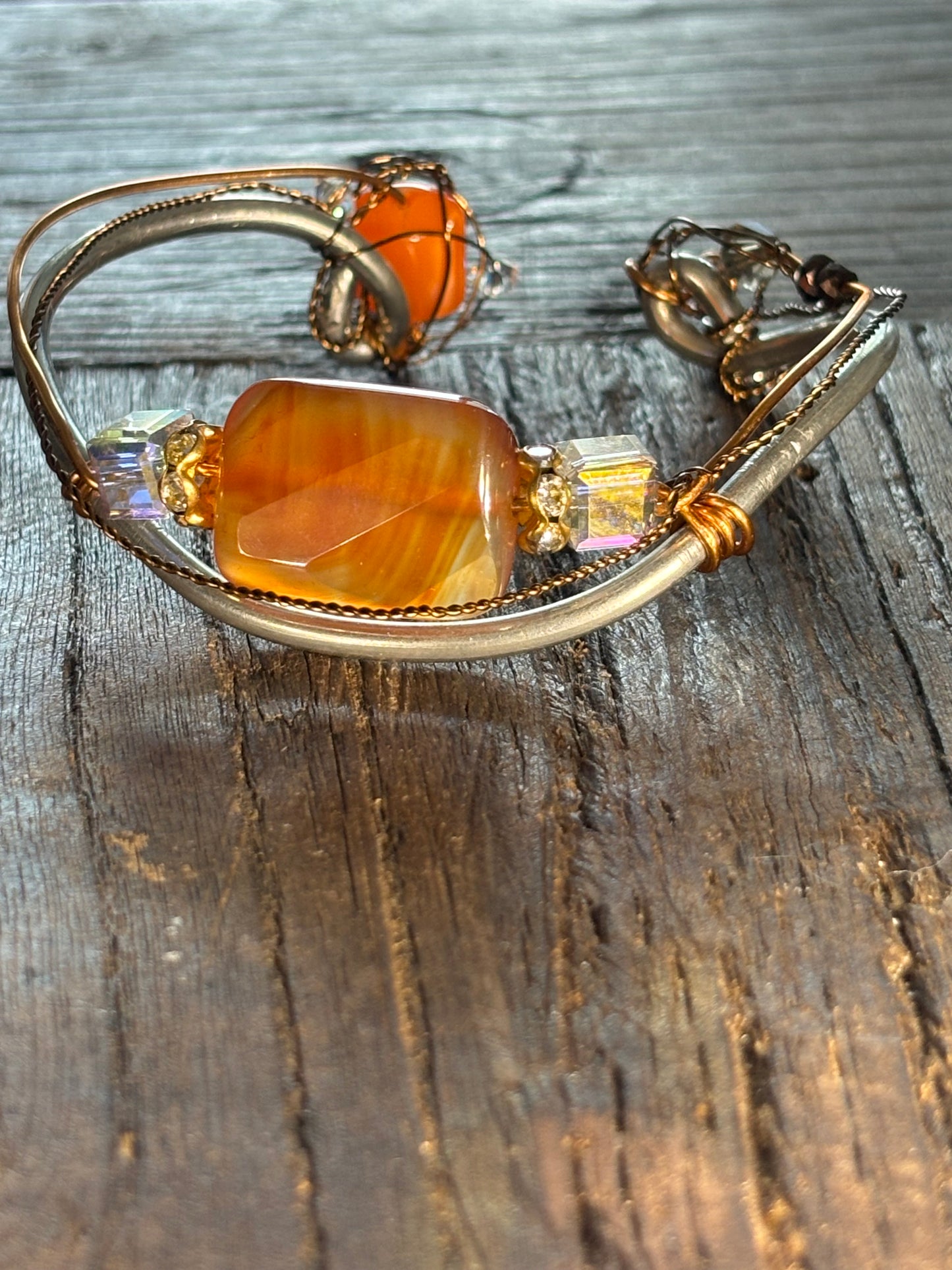 Carnelian Bracelet: Golden Focus
