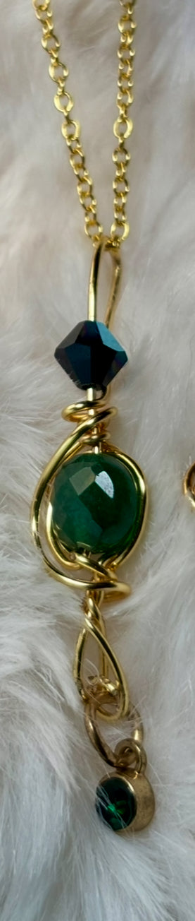 Evergreen Queen: Nephrite pendant,   (set available)￼
