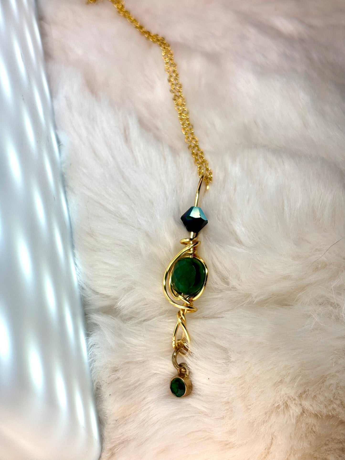 Evergreen Queen: Nephrite pendant,   (set available)￼