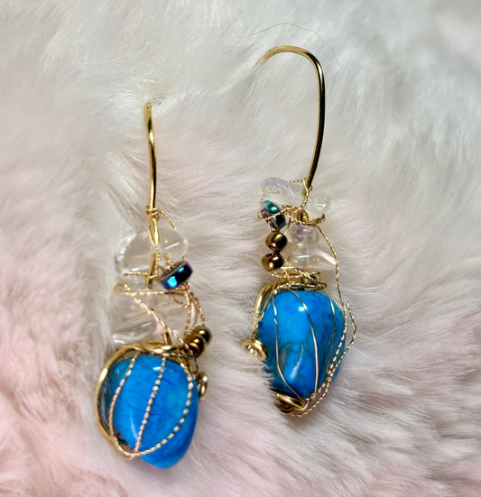Sky Tide: Howlite Earrings, earring, and pendant set ￼