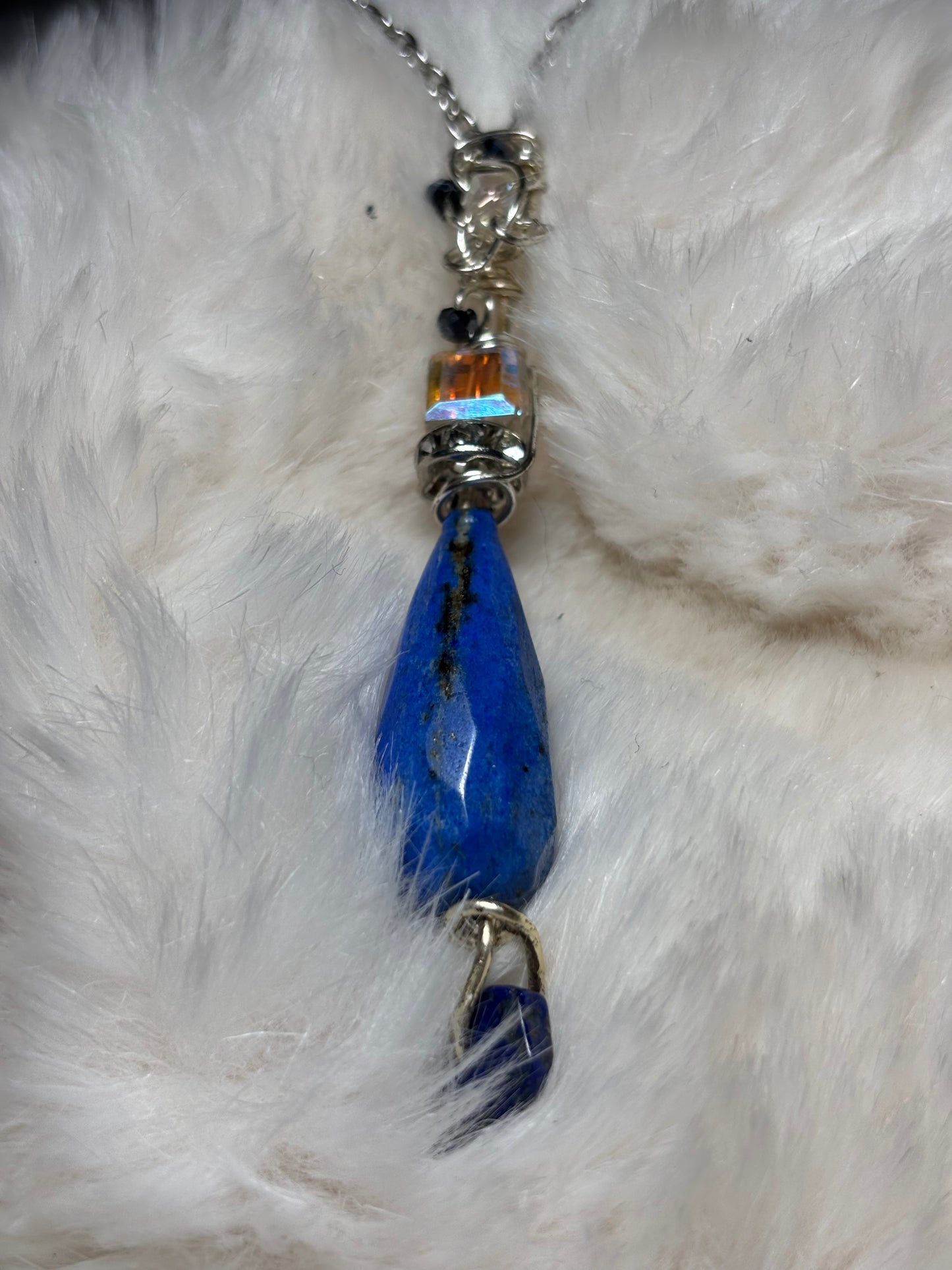 Queen of the night: lapis pendant (set available )￼