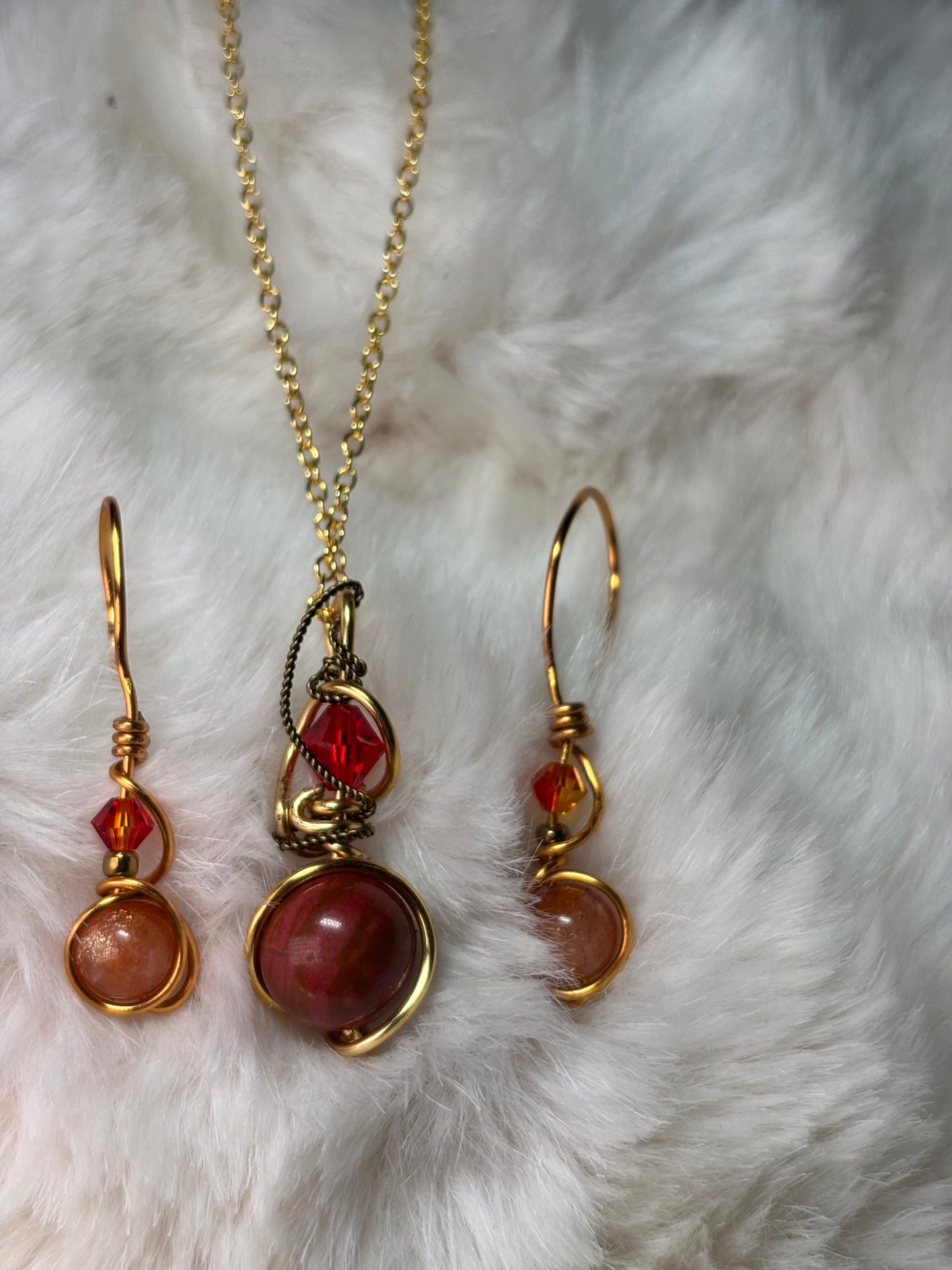Ember Rise: Sunstone pendant (set available)￼