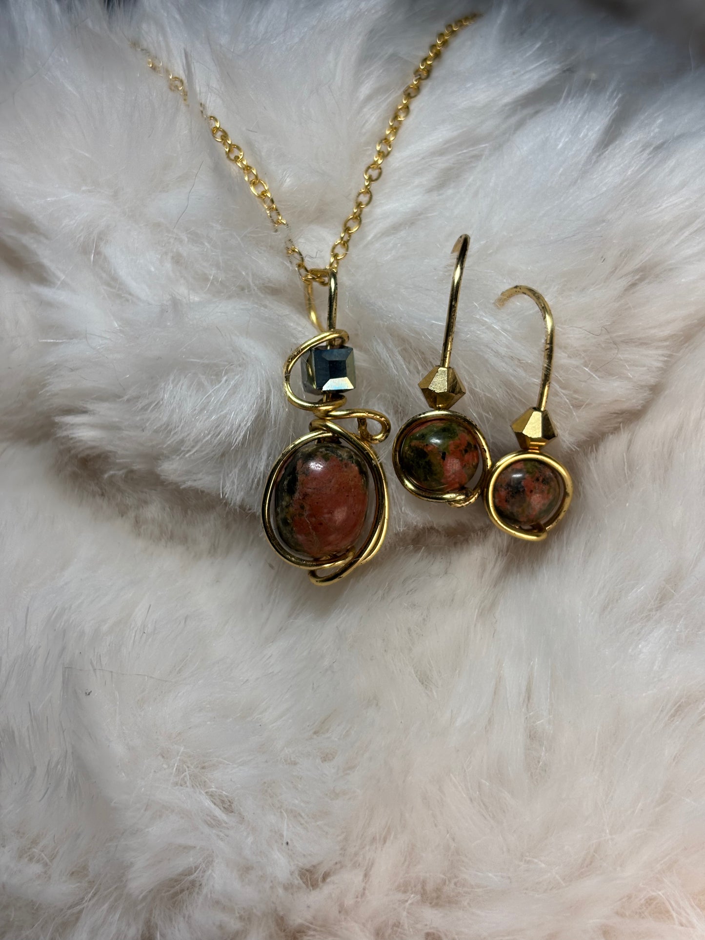 Garden of the heart:           Unakite pendant, and earrings set