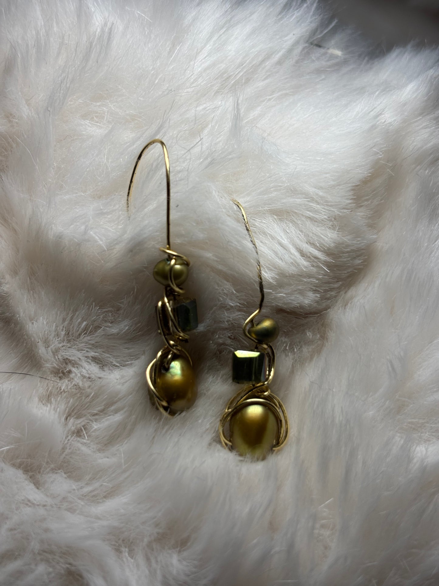 Pearls of the Sea: sea pearl pendant (set available)