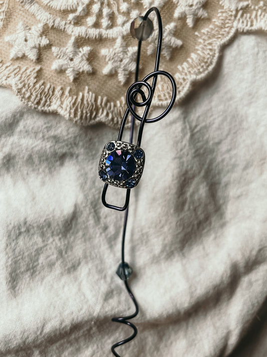 Indigo earcuff